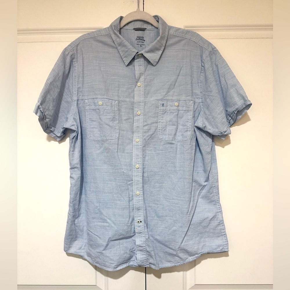 Izod Light Blue Casual Button Down 💯% Cotton Relaxed Classics Shirt